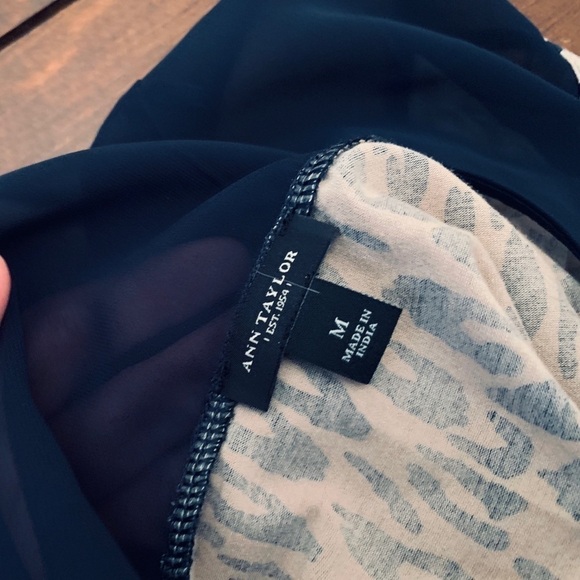 Navy Cheetah Blouse Ann Taylor - Picture 4 of 5